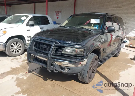 2002 Ford Expedition Eddie Bauer from USA, damaged, VIN 1FMFU18L52LA61196